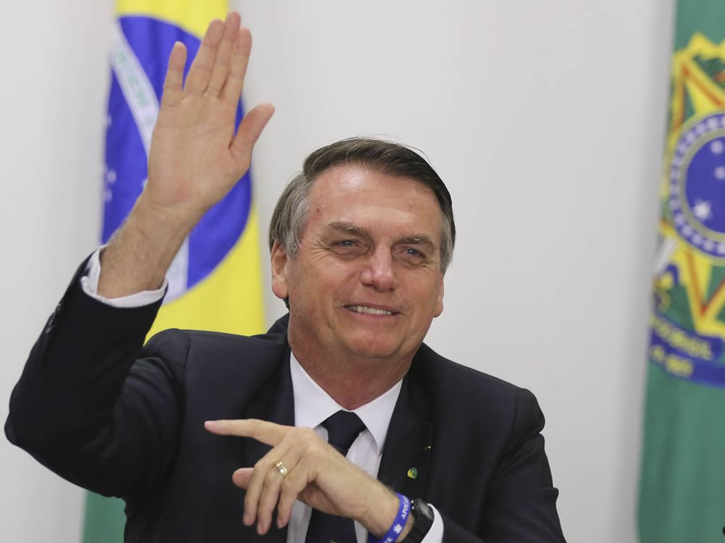 Bolsonaro diz que pode reduzir para 4% imposto sobre produtos de TI